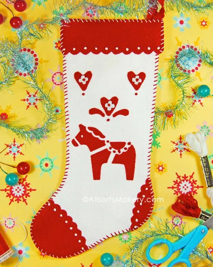 Add a touch of Scandinavian charm to your holiday with this Christmas stocking pattern! They also provide a template for you to achieve accurate sizing and measurements to bring in a dose of Nordic flair to your seasonal celebrations.