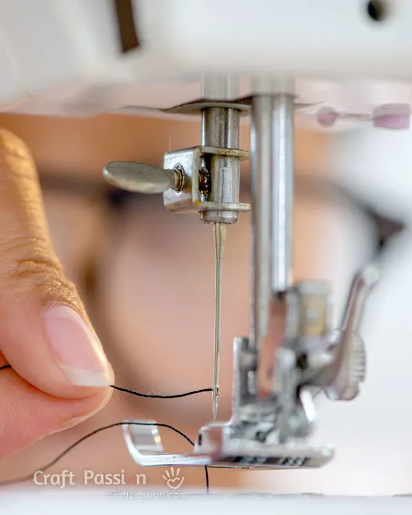 thread needle on sewing machines