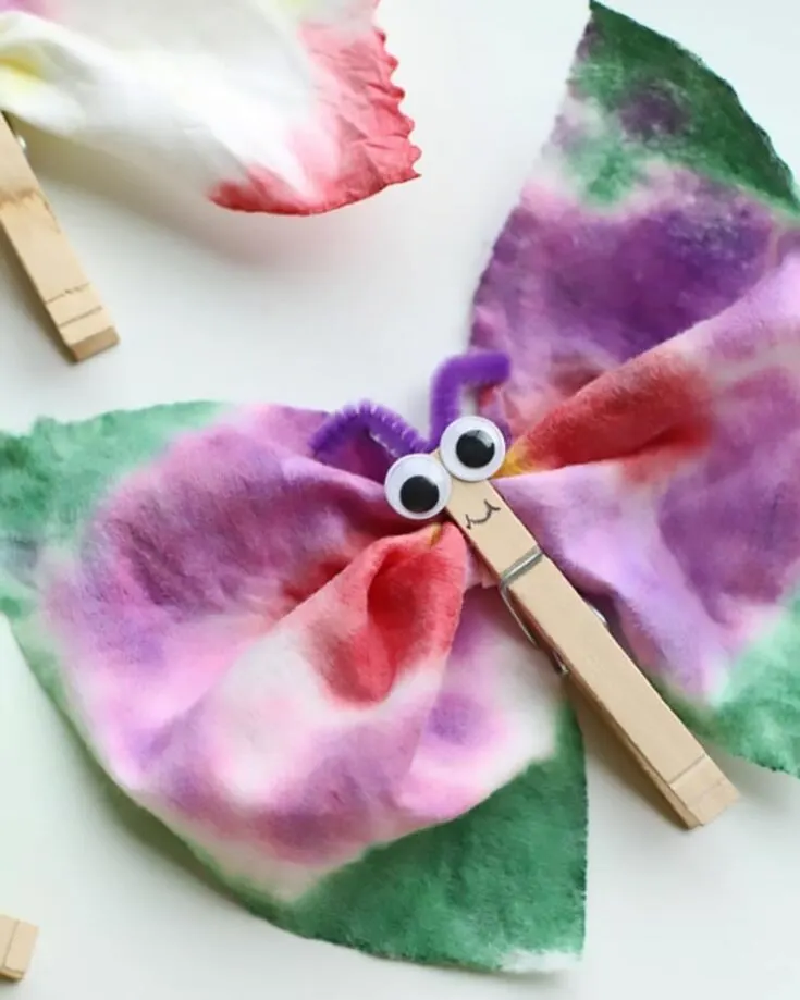 Have you or your kids tie-dyed something? Tie-dye is a collection of dyeing techniques. Why not try it? There's a first for everything, right? The end product forms beautiful swirls of colors on your baby wipes.