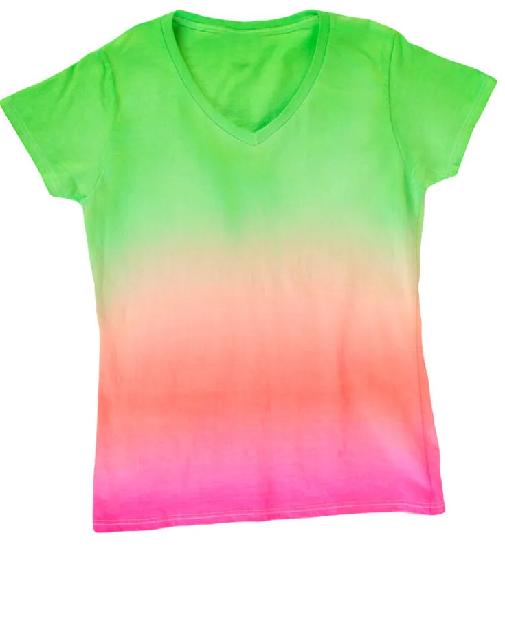 Love that smooth continuous gradient of colors? Then you will love this ombre technique that uses dye, water and a paintbrush.