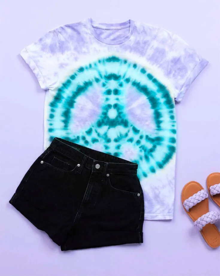 Let your tie-dye creations be a symbol of peace and harmony! Create this positive sign of peace and spread the message by wearing it.