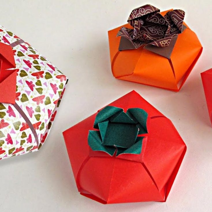 This tomato origami box is just the most adorable thing we&rsquo;ve seen so far. The tutorial provides you with 3 different versions along with a detailed description of exactly what you need to create this bright little box, so grab your papers and get to crafting!