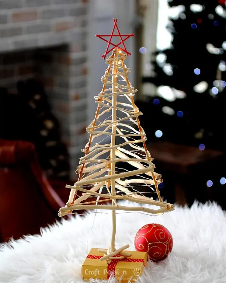 Why not make this charming twiggy Christmas tree? Its minimalist, &ldquo;naked&rdquo; look brings a unique aesthetic that&rsquo;s both rustic and modern. Plus, it&rsquo;s incredibly budget-friendly and easy to craft with just a few twigs. Add your creative touch and enjoy this simple yet stunning holiday decor. Give it a try&mdash;you&rsquo;ll love it!
