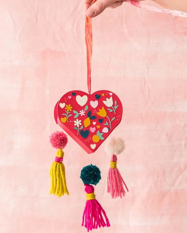 Let&rsquo;s craft up some love for Mother&rsquo;s Day with these adorable Valentine&rsquo;s Day tassel heart favor boxes! With only a few simple supplies and a sprinkle of your imagination, watch as you transform ordinary paper into delightful little treasures that are sure to bring smiles.