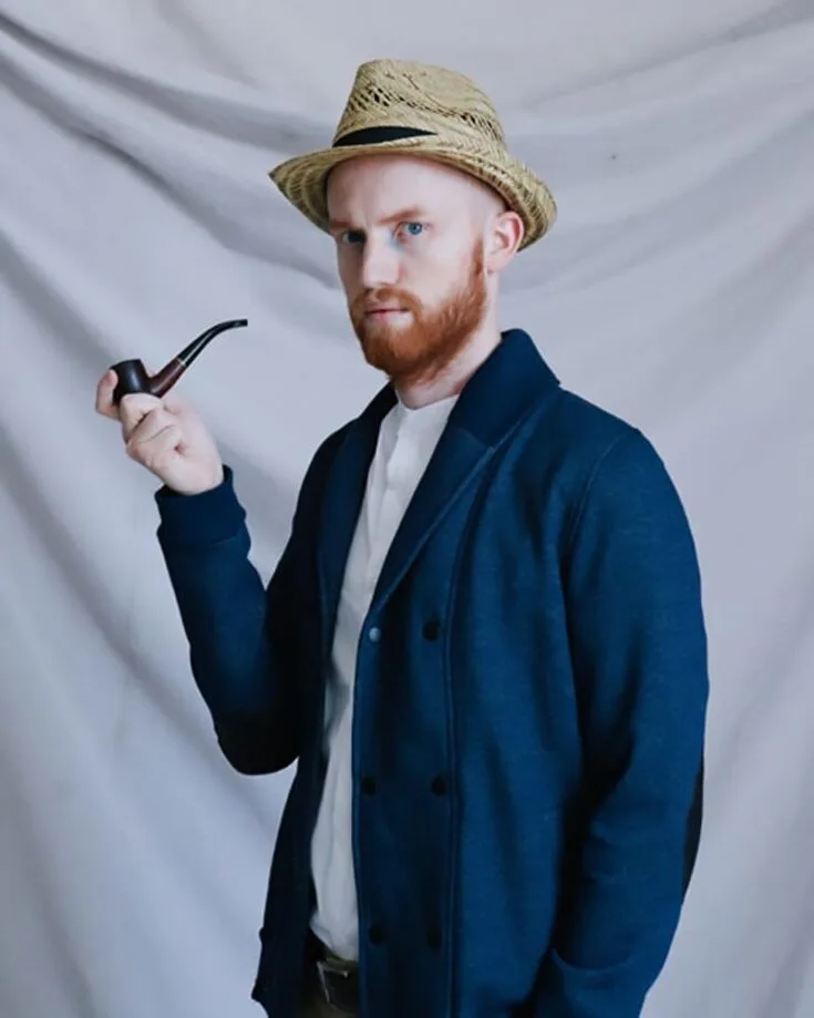Are you ready to paint your way through Halloween? Look no further as we provide you with the perfect artist costume that is affordable and looks so good! Transform into the legend himself, Vincent Van Gogh!