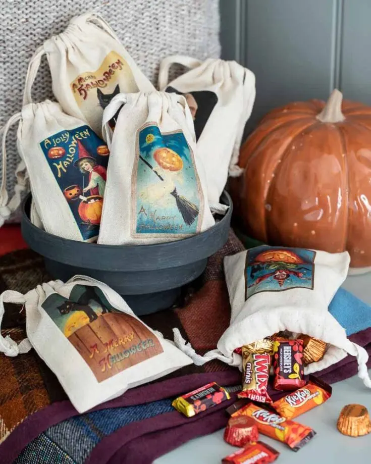 Make Halloween special with treat bags inspired by vintage Halloween graphics and cards! Print out some vintage art or illustrations and quickly transfer them onto cotton bags using printable fabric transfer sheets. It&rsquo;s fun to add a vintage touch to your Halloween goodies!