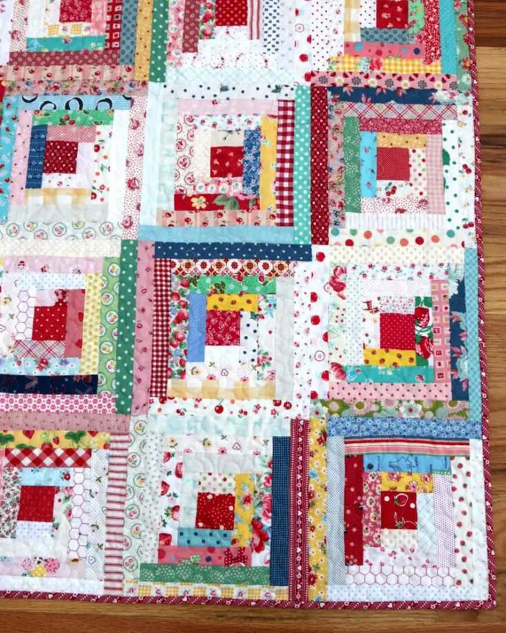 For starters, here is one of our favorite log cabin quilt patterns. Made in a vintage style, it&rsquo;s a large quilt that is perfect for Sunday picnics or a quick trip to the beach. The sizing for each block is 10&rdquo; x 10&rdquo;, with a combination of 64 blocks, and the finished size is 80&rdquo; x 80&rdquo;.&nbsp;