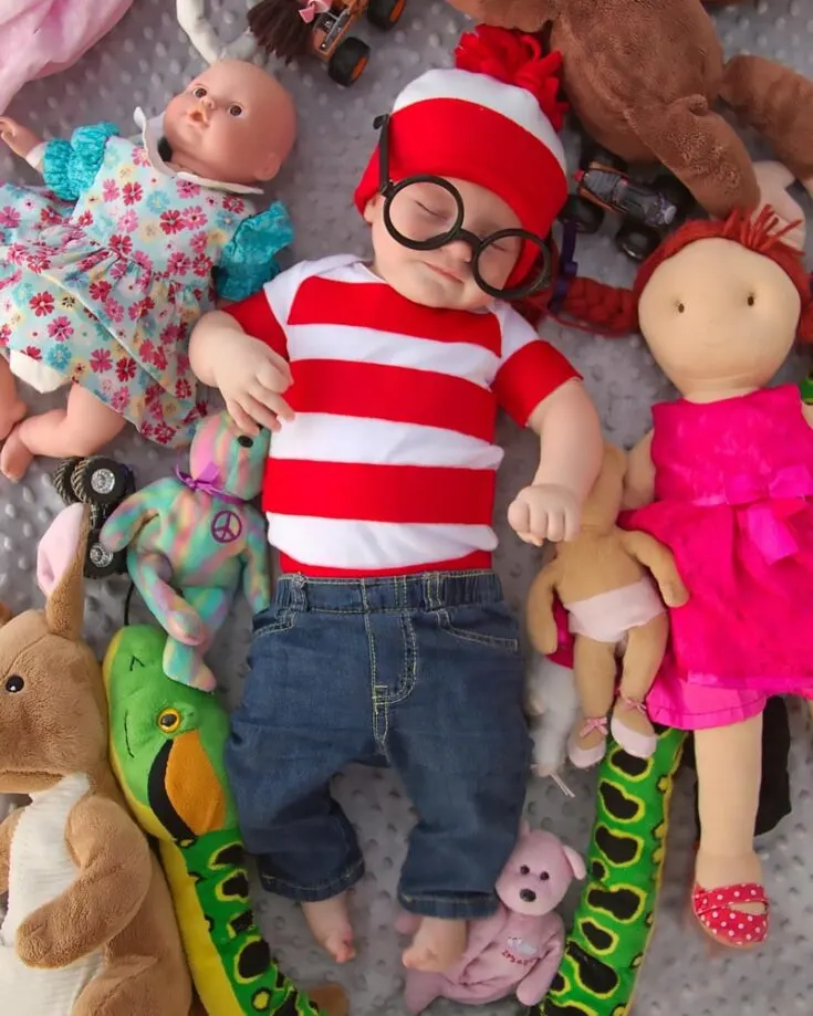 Dress your little one this Halloween as Waldo, and join the search party as we search high and low for candy! With the striped costume, your baby will surely stand out this Halloween! Not to mention, it takes less than an hour to make a suitable last-minute costume!