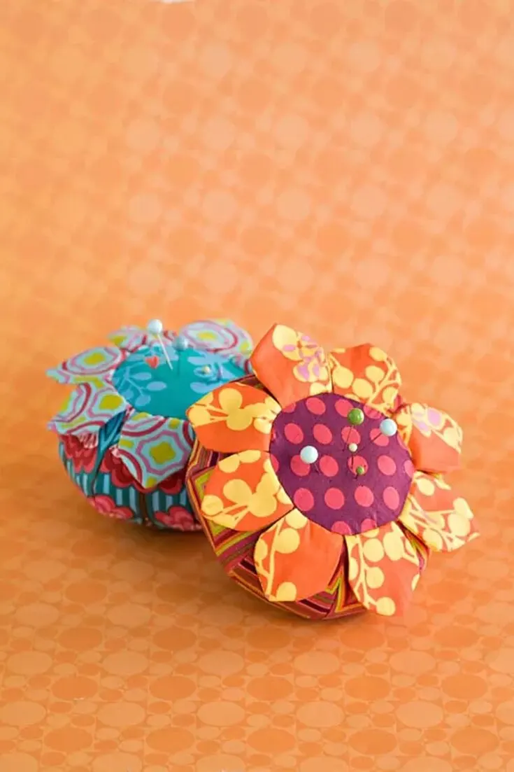 This wildflower design is a slightly more complicated pattern with which you can challenge yourself. Once you&rsquo;ve mastered these, you can sew a whole field of wildflowers if you want!