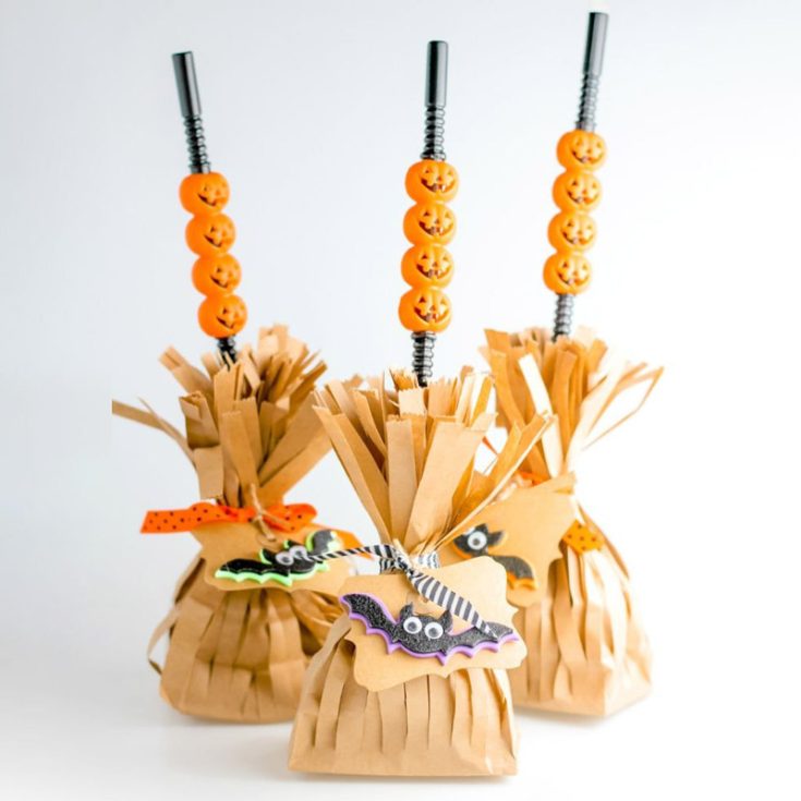 Witch&rsquo;s broom treat bags are the perfect blend of classy and spooky! You&rsquo;ll love how easy they are to whip up, using just a few basic supplies with no fancy tools needed. These cute little brooms will hold all your treats and add a magical touch to your Halloween festivities!
