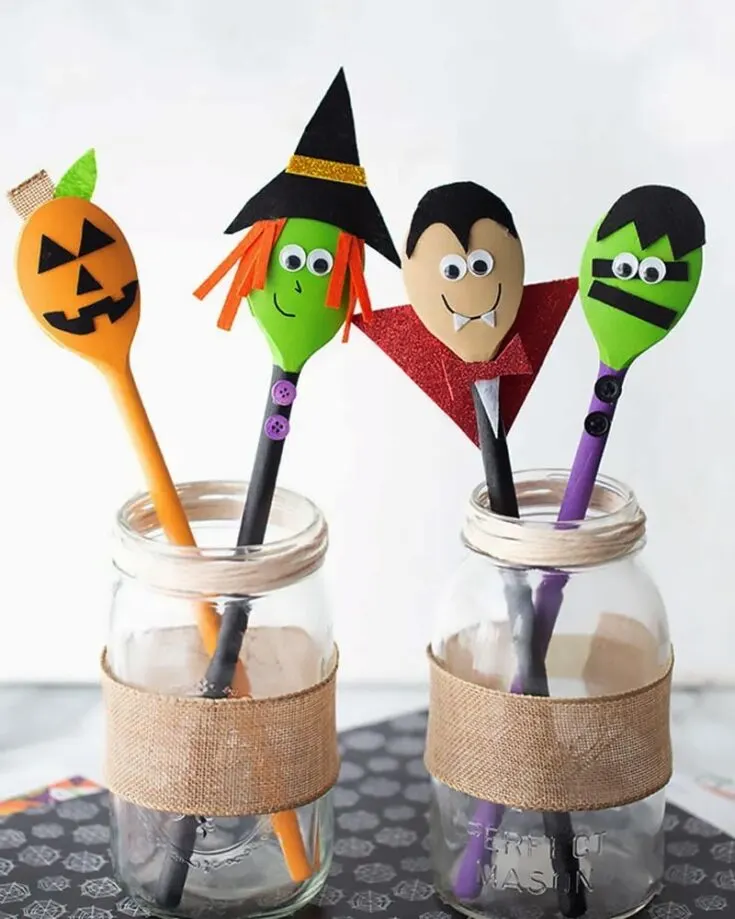 Along with pumpkins, you can make other designs on a spoon that embody Halloween&rsquo;s spirit. They are adorable and easy projects, making them suitable for kids or preschoolers. Try them out now!