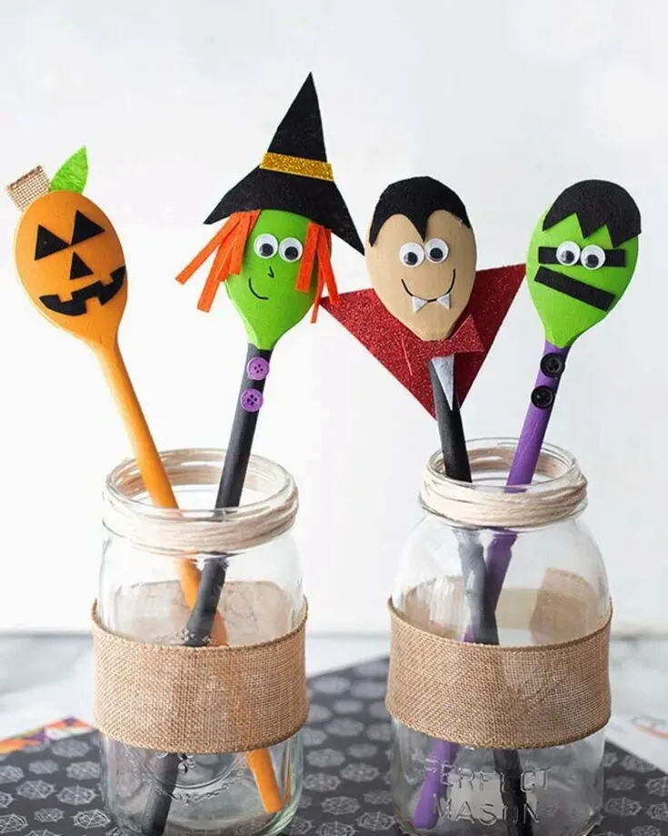 Time to turn ordinary spoons into spectacular spoons! Use any wooden spoon you can find and change them into spooky Halloween characters that add so much life to your countertop! Learn how to make them in the detailed tutorial below.