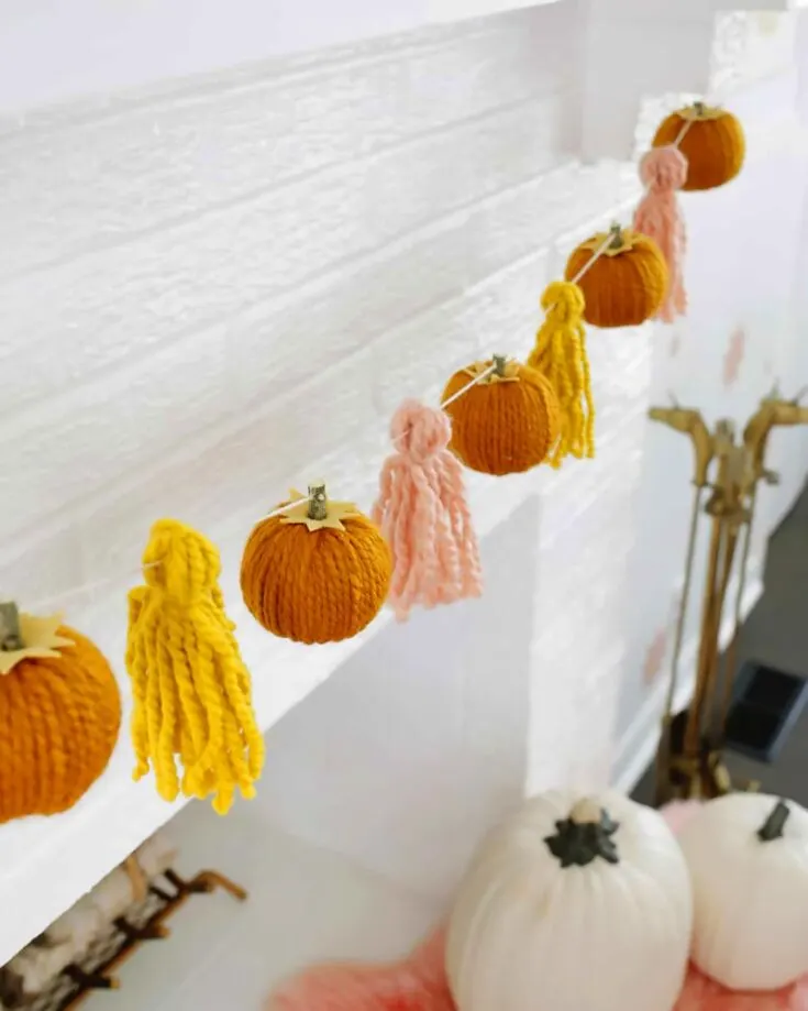 Decorate your living space this upcoming season with these adorable yarn pumpkin garlands! It gives your home a lovely festive touch, and they&rsquo;re easy to make.