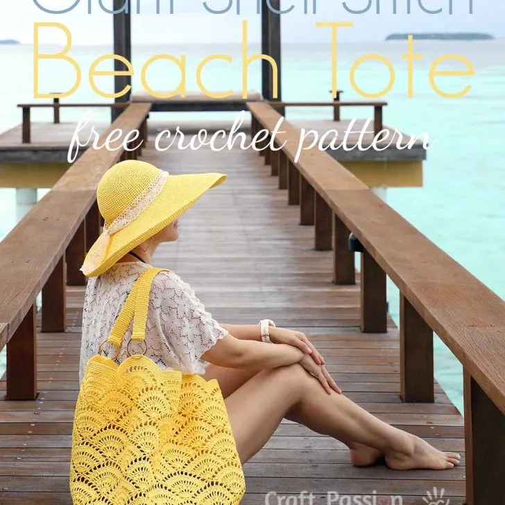 Get the free crochet bag pattern in beautiful giant shell stitch design. Crochet with the exotic straw raffia yarn, perfect for summer & beach activities.